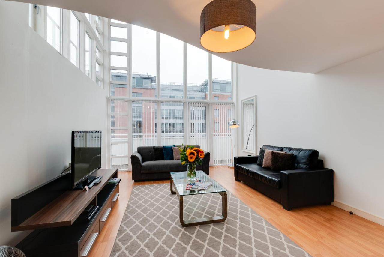 Base Serviced Apartments - The Docks Liverpool Buitenkant foto